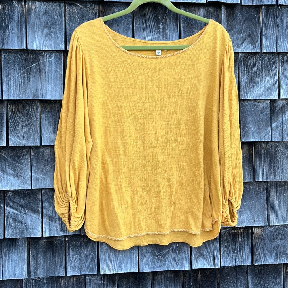 Max studios mustard colored long sleeve top